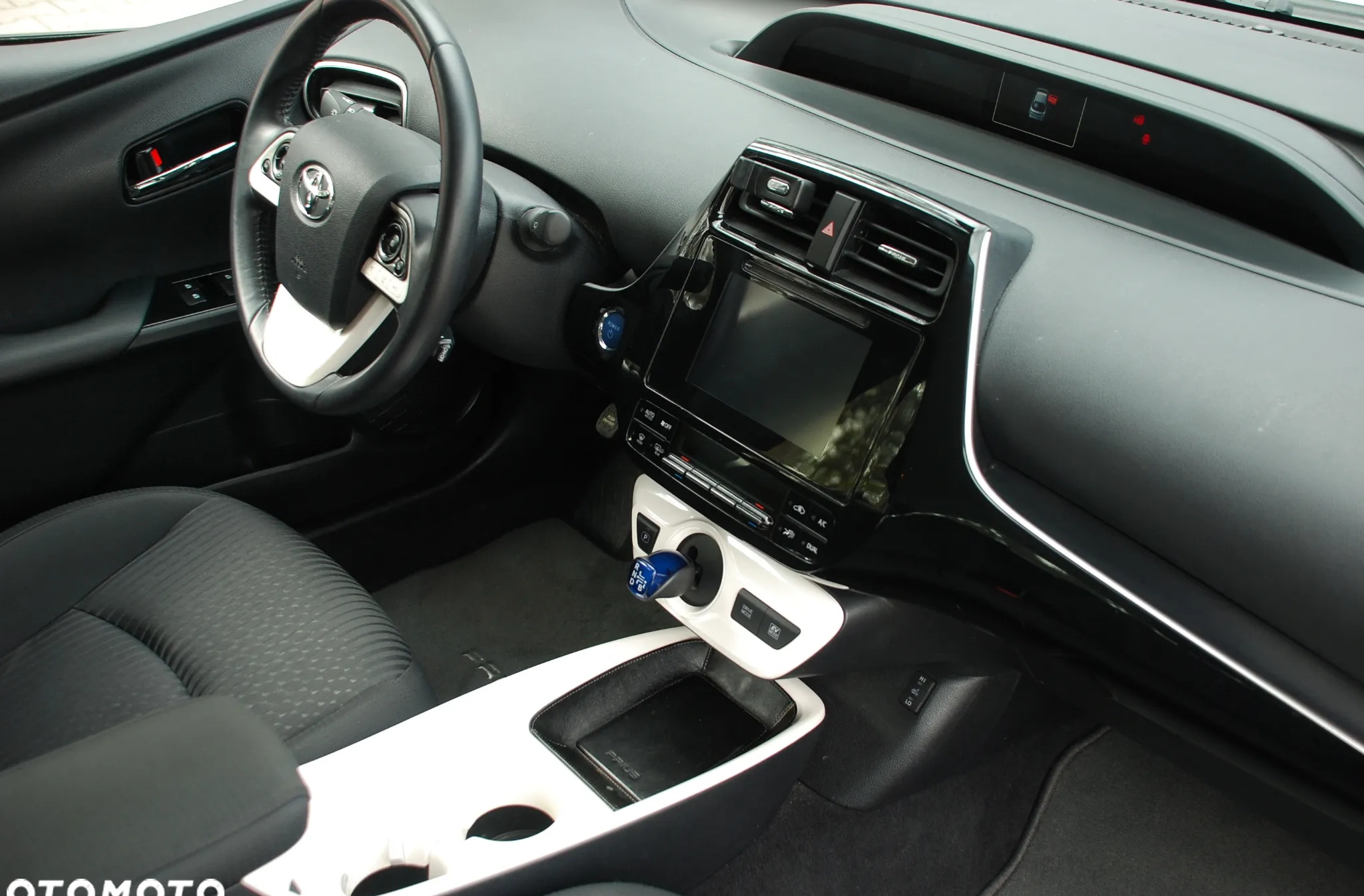 Toyota Prius cena 69820 przebieg: 153000, rok produkcji 2017 z Gołańcz małe 326